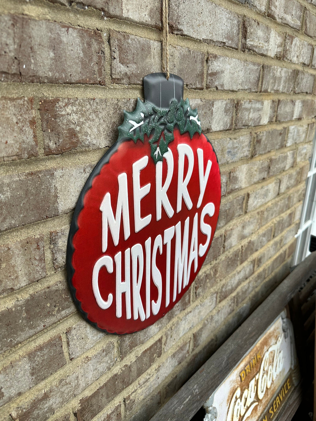 Large 14” Hanging Red Metal Merry Christmas Sign Door Hanger Decoration Ornament Round