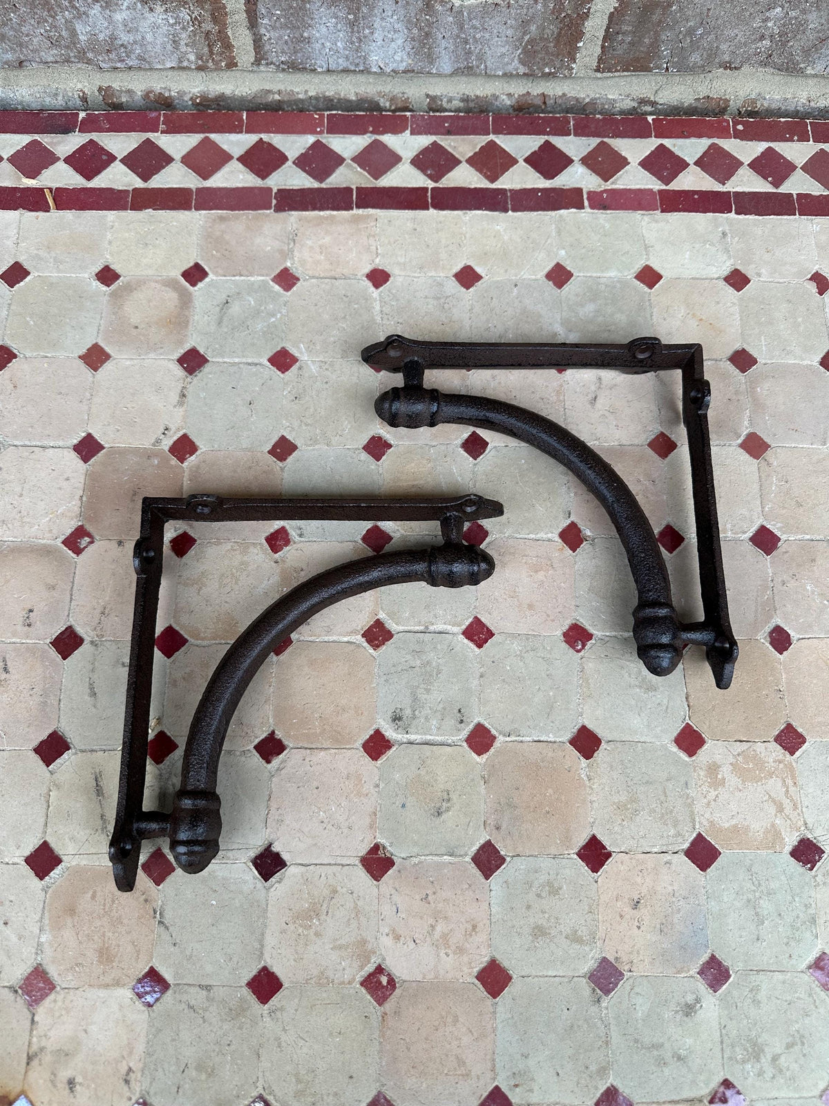 Set Of 2 - 7”x7” Cast Iron Curved Bar Brackets