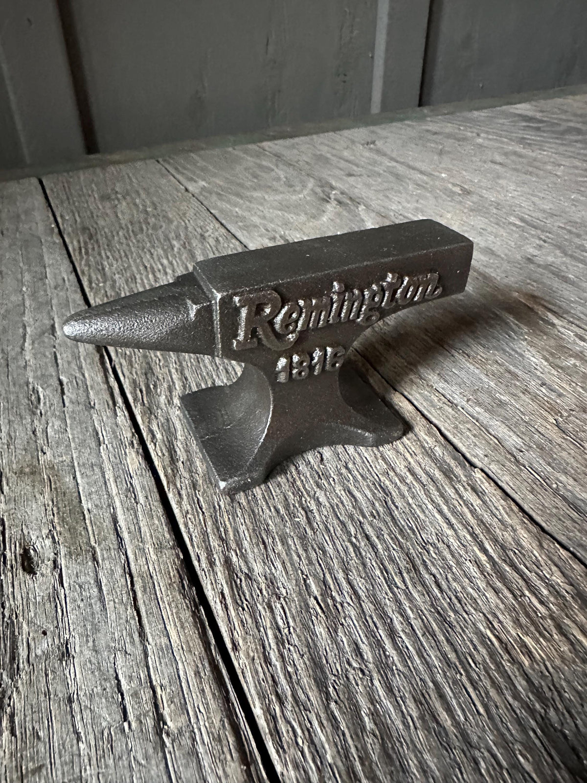Remington 1816 Cast Iron Mini Anvil W/ Antique Finish & Raised Letters - Paperweight Statue Shelf Art
