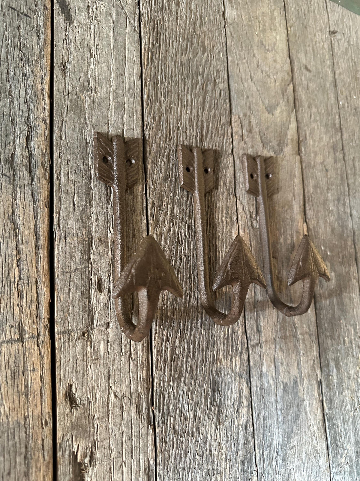 Set 3 Cast Iron Arrow Hanger Hooks Holders Towel Hat Entryway Foyer Bathroom Hook