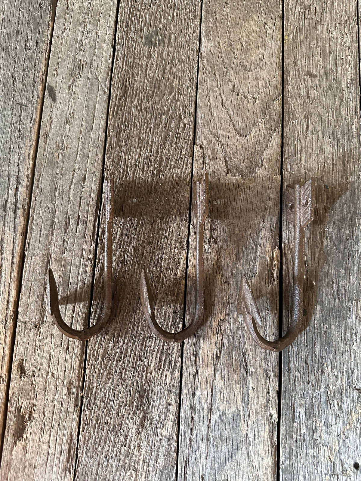 Set 3 Cast Iron Arrow Hanger Hooks Holders Towel Hat Entryway Foyer Bathroom Hook