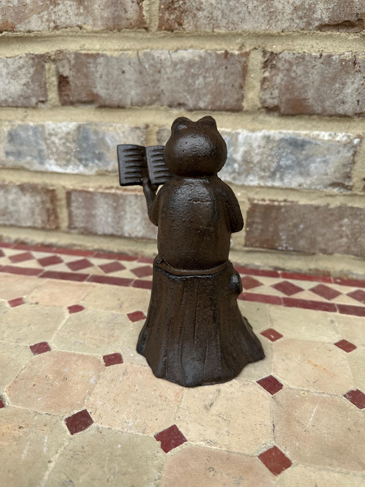 Cute Cast Iron Frog On Stump Statue