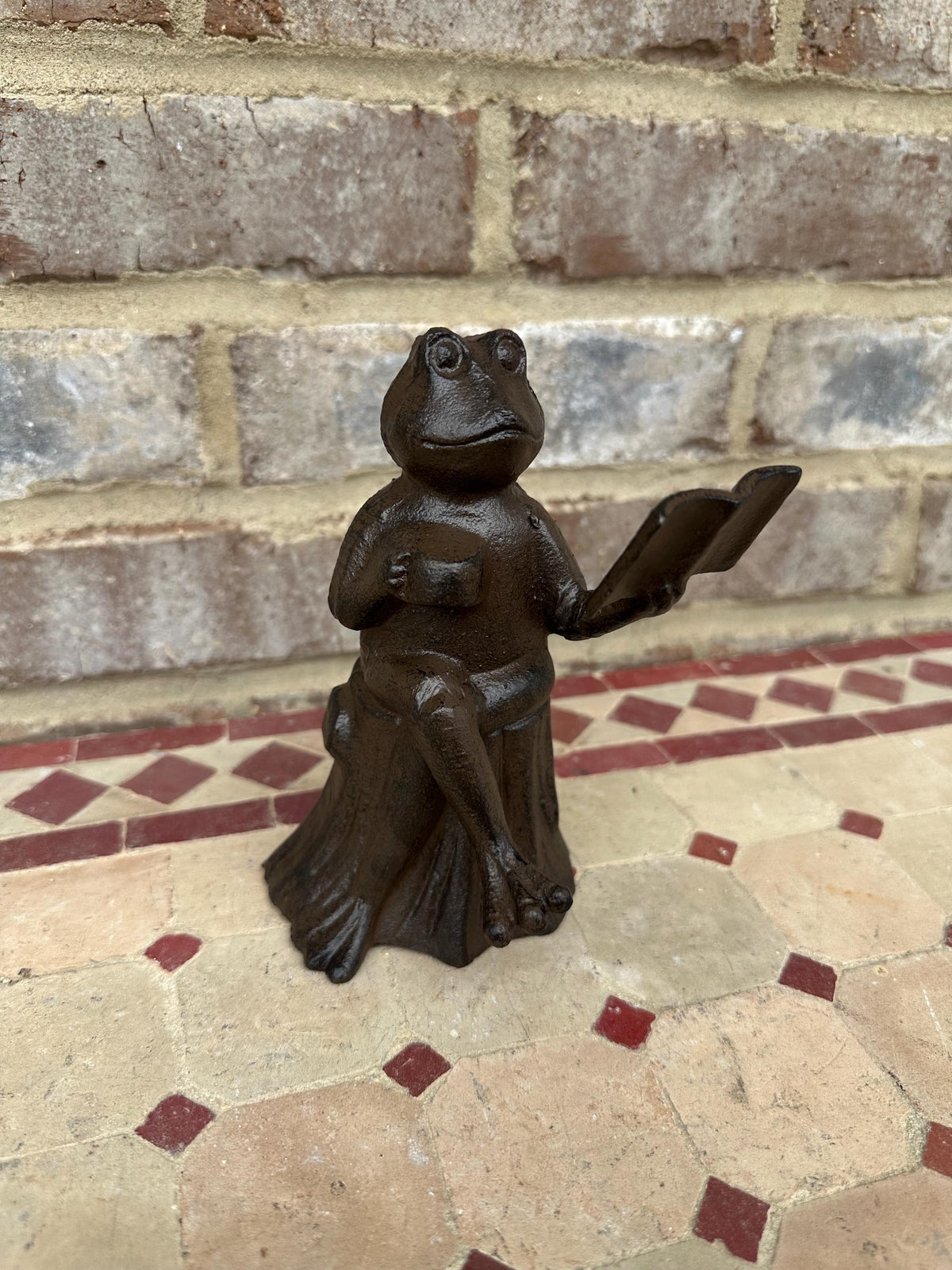 Cute Cast Iron Frog On Stump Statue
