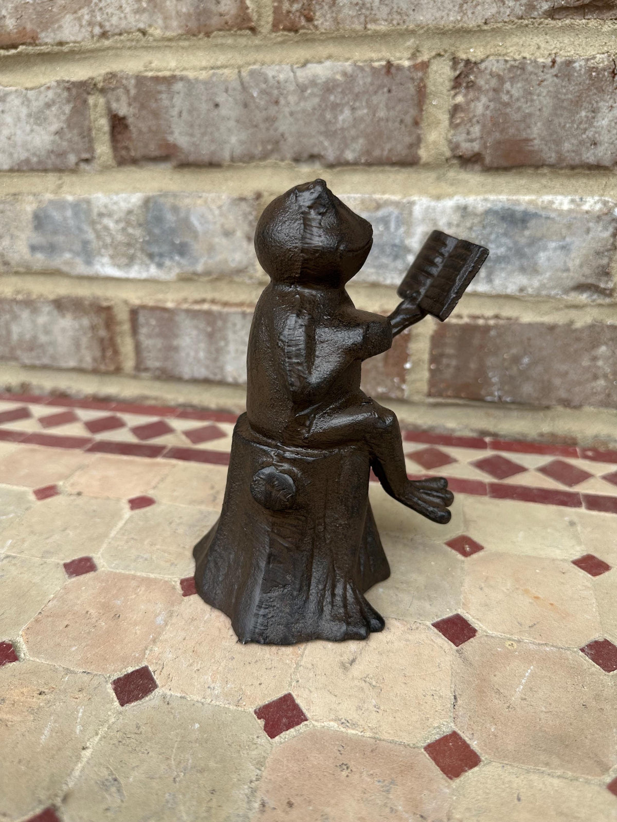 Cute Cast Iron Frog On Stump Statue