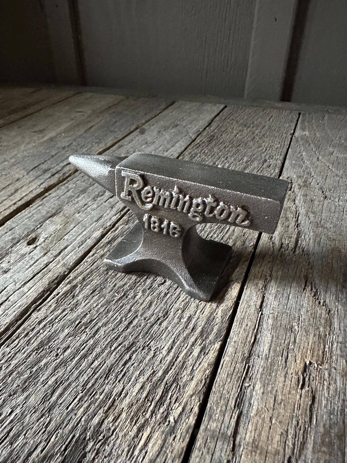 Remington 1816 Cast Iron Mini Anvil W/ Antique Finish & Raised Letters - Paperweight Statue Shelf Art