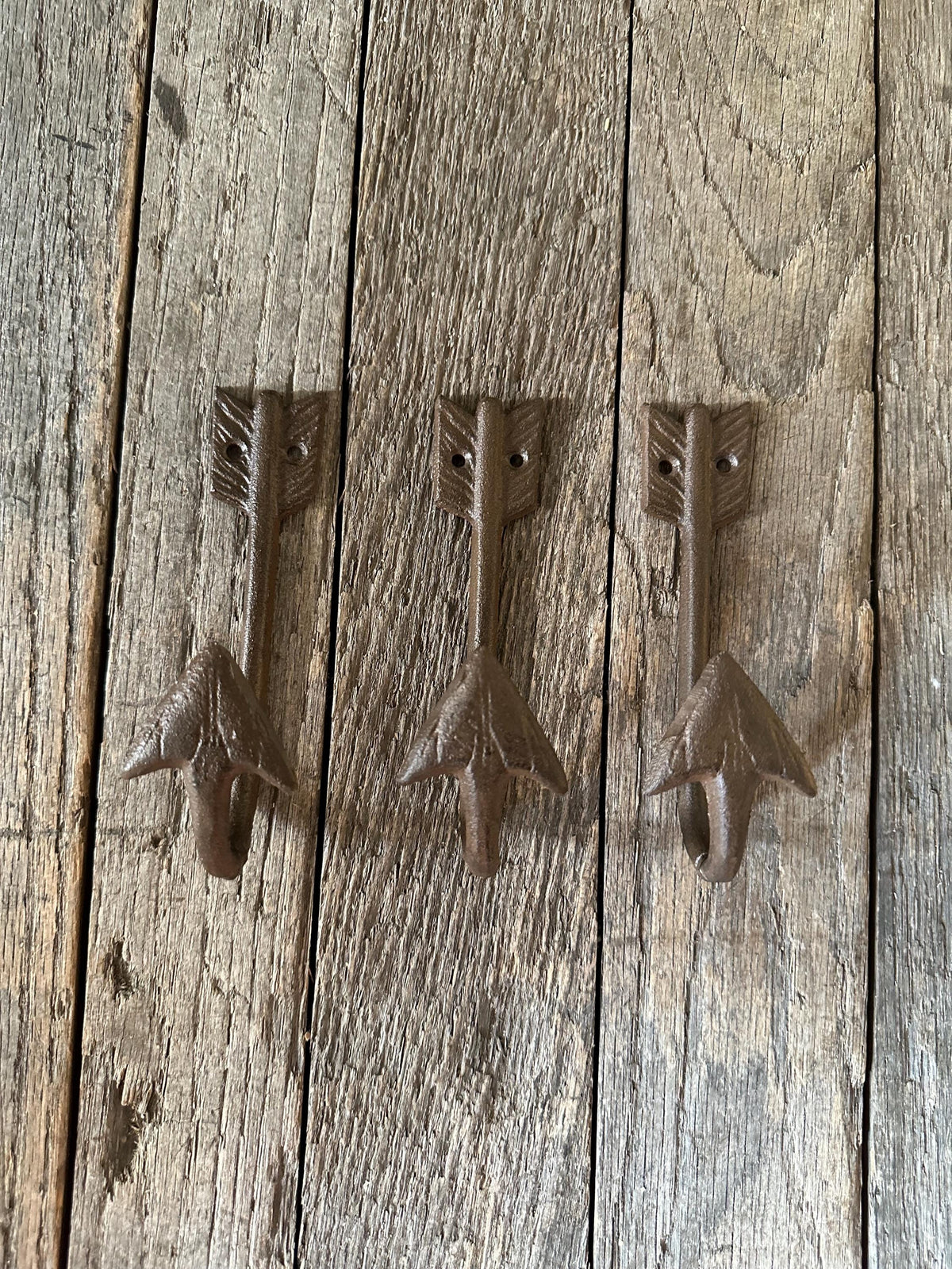 Set 3 Cast Iron Arrow Hanger Hooks Holders Towel Hat Entryway Foyer Bathroom Hook